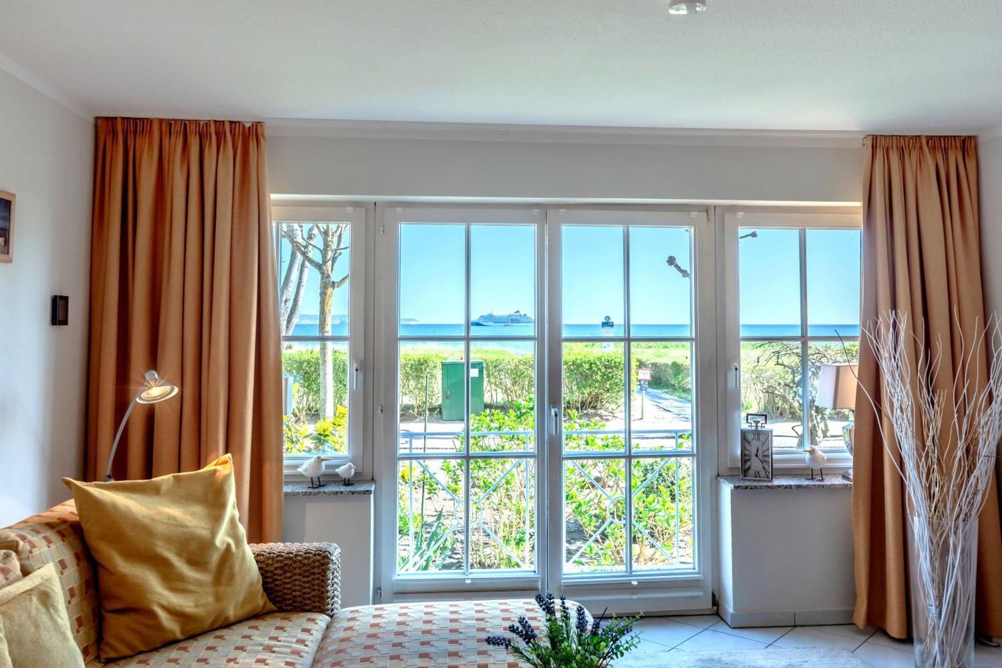 Seeschloss, App 03, Direkt An Der Strandpromenade, Toplage Apartment